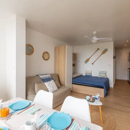Au Paradis Bleu - Parking Prive - Literie Confortable - Vue Port - A 5 Min Apartment